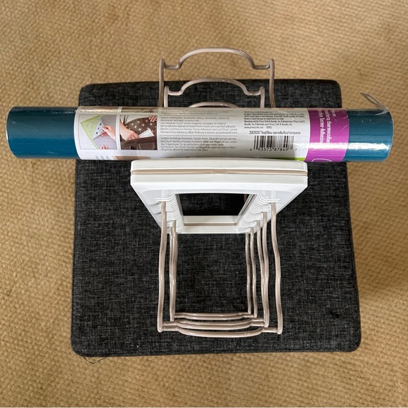 Adjustable Vinyl Roll Storage Holds 20 Rolls - Picture 3 of 3